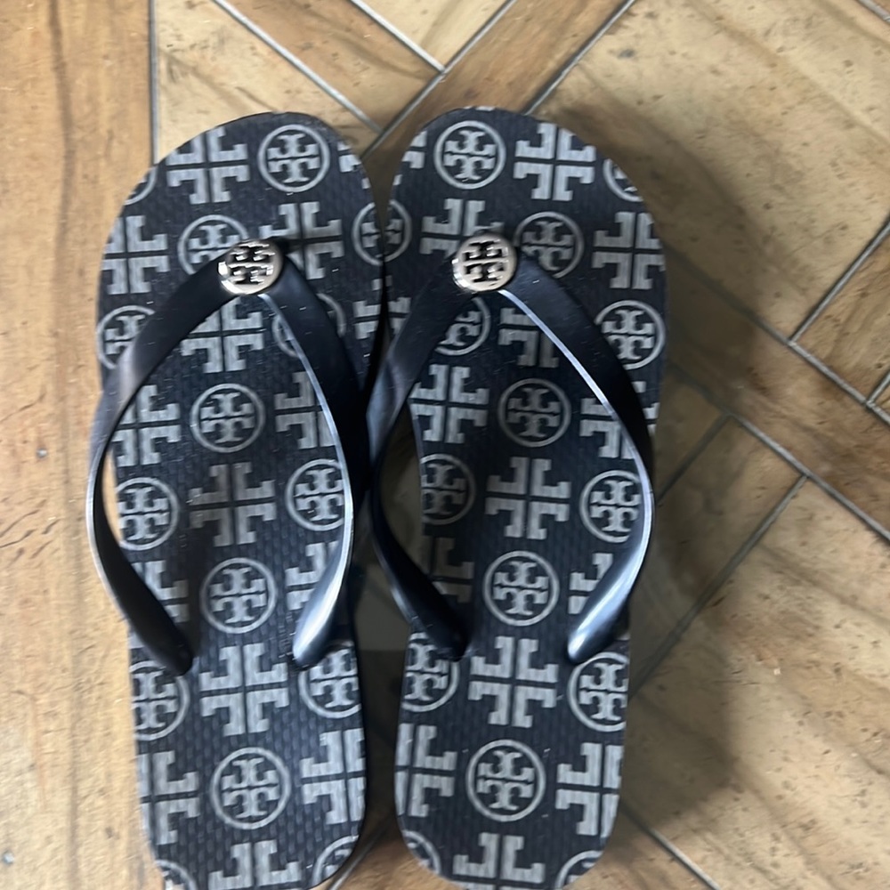 Tory Burch black flip flops-size 8